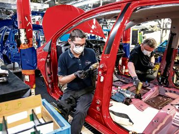 La producción automotriz volvió a encabezar las ganancias de México en Estados Unidos. EFE