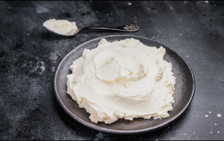 Los quesos blancos son productos frescos elaborados con leche cuajada. ESPECIAL / CANVA