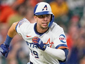 Urías llega a San Luis tras pasar por los Orioles y los Astros. AP