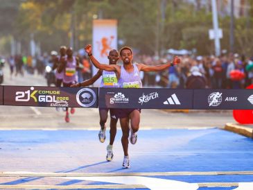 Dos mexicanos estuvieron muy cerca del pelotón ganador, pero no lograron escurrirse entre los primeros lugares de las ramas femenil ni varonil. EL INFORMADOR / J. Acosta