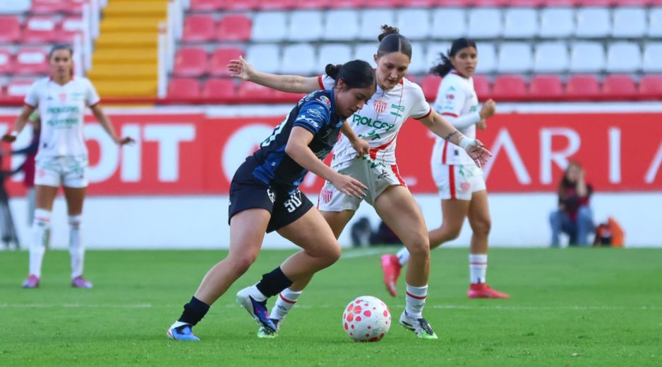 Se reportaron presuntas detonaciones de arma de fuego a las afueras del Estadio Victoria, por lo que se detuvo por minutos este encuentro. IMAGO7.