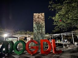 Debido al peligro reportado en las carreteras, los visitantes tomaron la decisión de pernoctar en el estacionamiento del zoológico. ESPECIAL