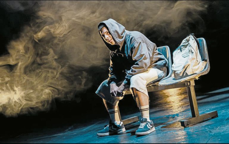 Alberto Magaña protagoniza “Apenas un cuerpo. O manual para desaparecer sin ruido”, un unipersonal de Tso Artes Escénicas. CORTESÍA