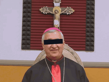 El Vaticano anunció que la renuncia del obispo no será aceptada, en tanto no concluyan las investigaciones.