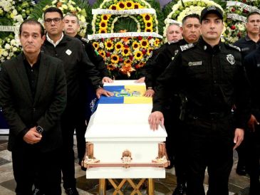 Durante el homenaje se recordó que el oficial custodio transmitía que ser policía significa calidez, amabilidad y generosidad, además de valentía y arrojo. ESPECIAL/Secretaría de Seguridad Jalisco