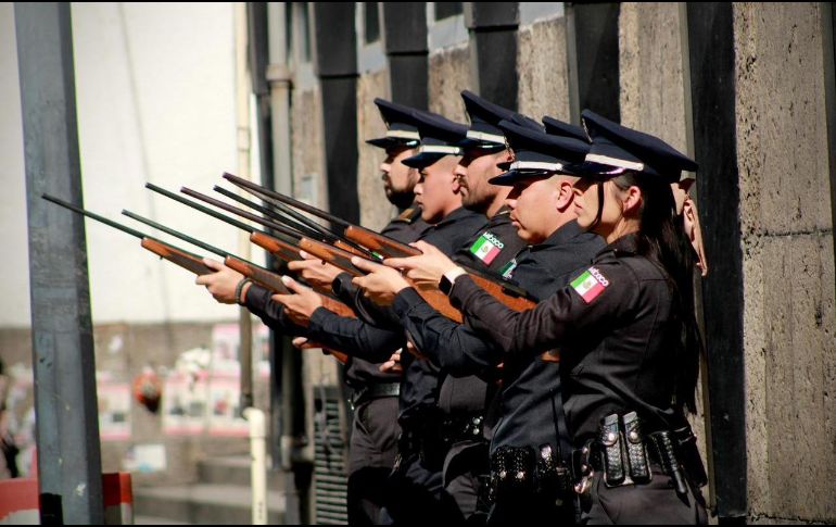 Durante el homenaje se recordó que el oficial custodio transmitía que ser policía significa calidez, amabilidad y generosidad, además de valentía y arrojo. ESPECIAL/Secretaría de Seguridad Jalisco