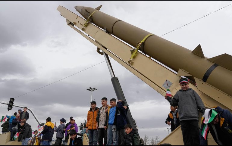 Una plataforma de misiles, durante los eventos para conmemorar el aniversario de la Revolución Islámica de 1979, en la Plaza Azadi en Teherán. AP foto/V. Salemi