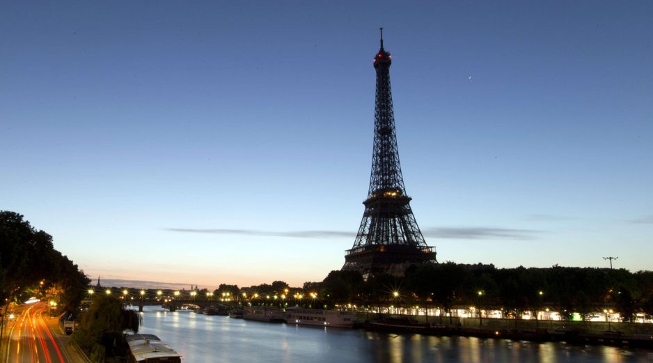 Torre Eiffel: mirar París desde su corazón de hierro