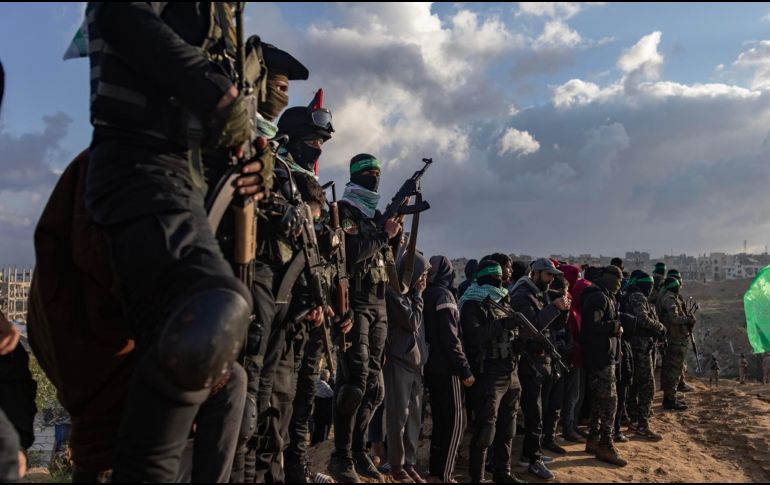 Imagen de Archivo de combatientes de las brigadas Izz ad-Din al-Qassam, el brazo armado del movimiento palestino Hamás.EFE/H. IMAD