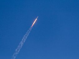 El USS Abraham Lincoln, es un portaviones nuclear de la clase Nimitz, que navega acompañado de su grupo de combate, compuesto por tres destructores equipados con misiles para ataque terrestre. Unsplash