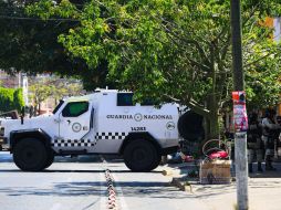 Ángel, vecino de la colonia San Andrés, prefirió hacer compras para dos días y resguardarse en casa. EL INFORMADOR / J. ACOSTA