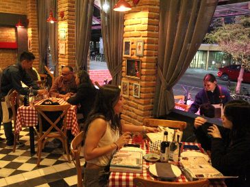 Las personas tienen derecho a revisar su cuenta antes de pagar y a solicitar la corrección inmediata en caso de detectar cargos no autorizados. EL INFORMADOR / ARCHIVO