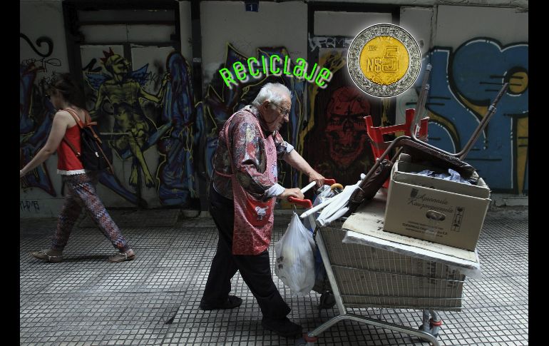 Todo sirve y todo se puede reciclar. Identifica, reúne y entrégalo en el espacio de reciclaje que más se acomode a tus traslados. EFE / ARCHIVO