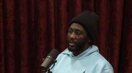 Crawford matizó su análisis al subrayar la dimensión de los logros del tapatío. YouTube/ @joerogan.