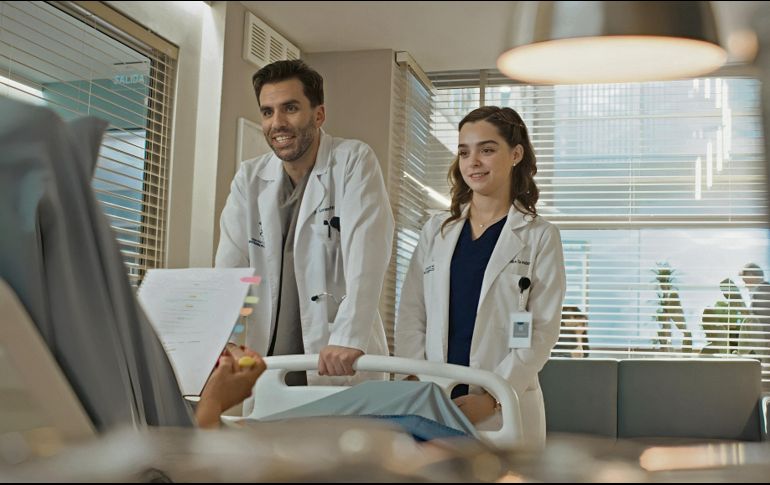 El actor Giuseppe Gamba  preparó su papel visitando hospitales para comprender la cotidianidad y la “armadura” emocional de los médicos. CORTESÍA