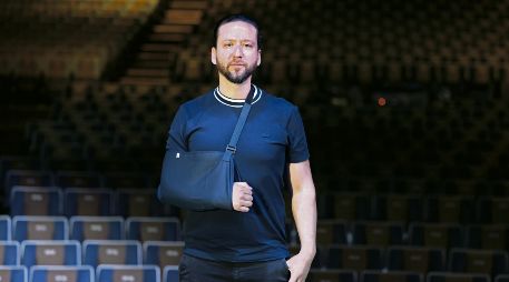 El director General del Teatro Galerías posa desde el interior del recinto. EL INFORMADOR/ A. Navarro