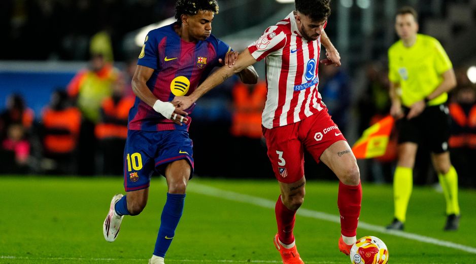 A pesar de la clasificación a semifinales, el Atlético de Madrid generó más dudas que certezas. EFE/ A.García.