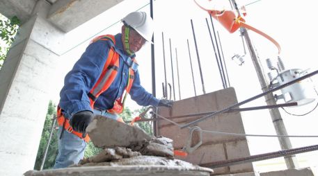 El decreto establece que la jornada laboral será de 40 horas semanales y que por cada seis días de trabajo las personas tendrán por lo menos un día de descanso con goce de salario íntegro. EL INFORMADOR/ ARCHIVO.