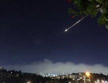 Un misil iraní es interceptado en el cielo de Tal Aviv. EFE/A. Sultan