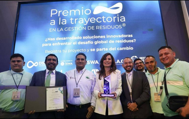 Dicho galardón, que es entregado por DSLATAM ISWA México, Asociación de Profesionales en Residuos. ESPECIAL / GOBIERNO DE GUADALAJARA