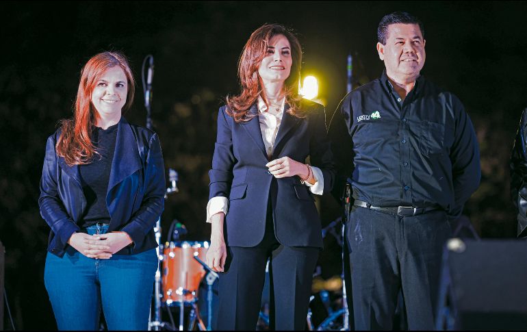 Karla Planter, Verónica Delgadillo y Gabriel Torres Espinoza se reunieron para conmemorar el aniversario del canal. EL INFORMADOR/ J. Acosta