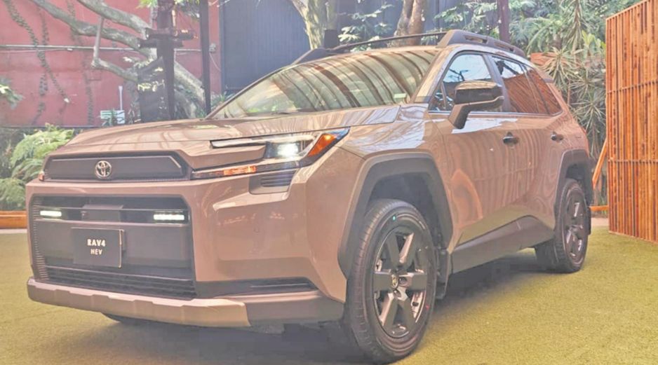 La sexta generación de la Toyota RAV4 2026 tiene motorización híbrida, mayor potencia y un diseño renovado con enfoque más tecnológico y aventurero. CORTESÍA