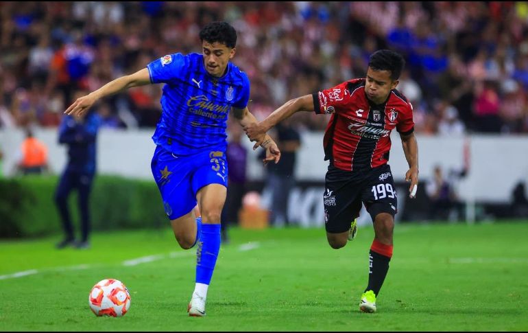 Chivas muestra progreso táctico y busca mayor eficacia para cerrar partidos, mientras Atlas sigue trabajando en su funcionamiento colectivo. IMAGO7.