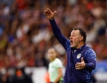 Gabriel Milito ha ganado los cuatro clásicos que ha dirigido al frente del Guadalajara. EFE/F. Guasco