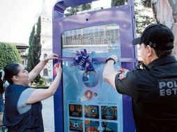 El tótem cuenta con un botón de emergencia que, al ser presionado, activa una videollamada directa con personal del C5 Escudo Jalisco. ESPECIAL