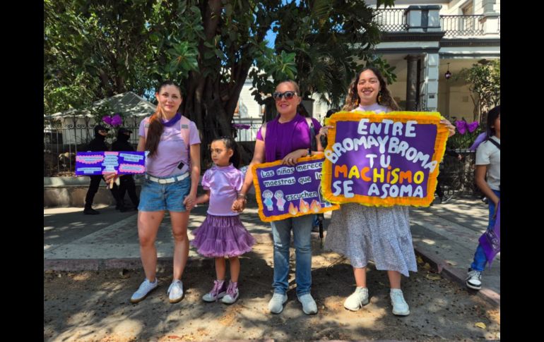 Cientos de mujeres se dieron cita en la Glorieta de las y los Desaparecidos para exigir justicia y alto a la violencia. EL INFORMADOR / R. Bobadilla