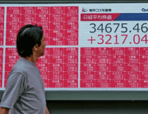 El alza en los precios del crudo es a raíz de la guerra en el Medio Oriente. XINHUA