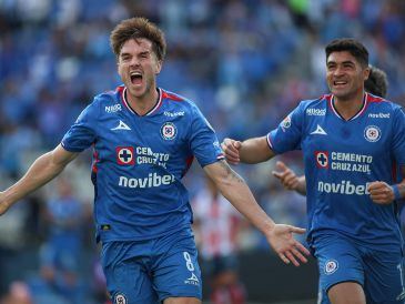 Cruz Azul se mantuvo como líder del torneo luego de imponerse con autoridad 3-0 a Atlético San Luis. IMAGO7.