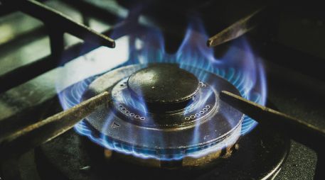 El gas natural para entrega dentro de un mes en el TTF de Países Bajos, referencia clave para Europa, alcanzaba 61.05 euros por MWh. Unsplash
