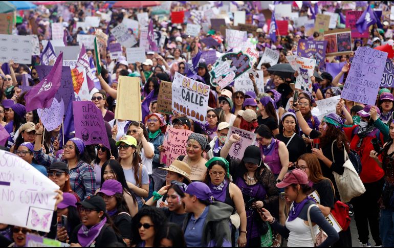 Cada año, miles de mujeres en México participan en distintas actividades conmemorativas para visibilizar la importancia de su papel en la sociedad. EFE/S. Gutierrez