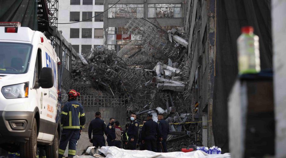 Las labores de rescate se mantienen activas mientras autoridades buscan descartar la presencia de más víctimas. SUN/D. Sánchez