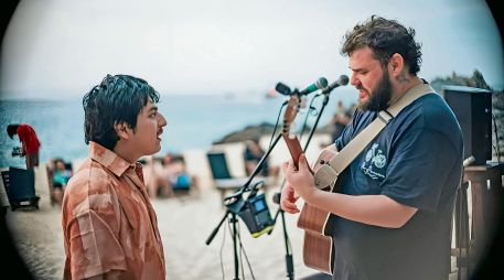 Macario Martínez y David Velasco unieron sus voces para crear “Corre, mi vida”. ESPECIAL