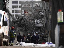 Intensa movilización de los cuerpos de emergencia tras el colapso de una estructura dentro de un edificio en demolición. SUN/D. Simón