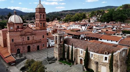 De fachada cubierta de ladrillos rojos, el Templo de Nuestra Señora de Guadalupe, en Tapalpa, Jalisco. AFP / ARCHIVO