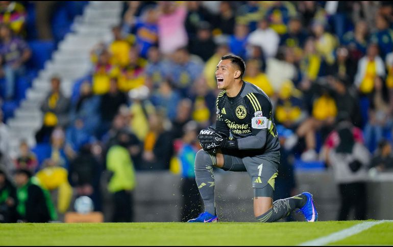 Malagón sintió una molestia en su pierna derecha y se tiró al césped en clara señal del dolor que invadió su cuerpo. IMAGO7.