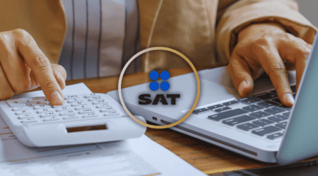 El SAT ha intensificado el uso de algoritmos para cruzar información de ingresos y egresos. ESPECIAL / CANVA