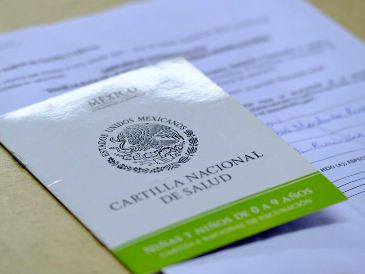 La Secretaría de Salud solicitó a las madres, padres y tutores tener a la mano la Cartilla Nacional de Salud de los menores para facilitar su revisión. ESPECIAL/Secretaría de Salud