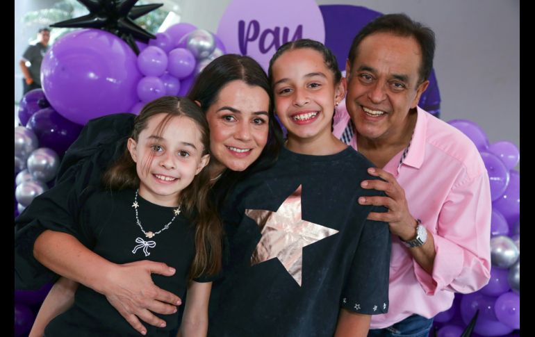 Rebeca Cosío Corella, Paulina Corella, Paulina Cosío Corella y Salvador Cosío Gaona. GENTE BIEN JALISCO / Revista del 13 de marzo 2026