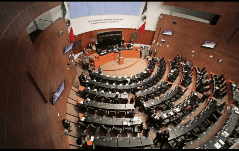 Según datos oficiales, entre tres mil 404 y 5 mil 600 exfuncionarios y exdirectivos de empresas estatales y banca de desarrollo perciben pensiones superiores al salario presidencial. SUN / ARCHIVO