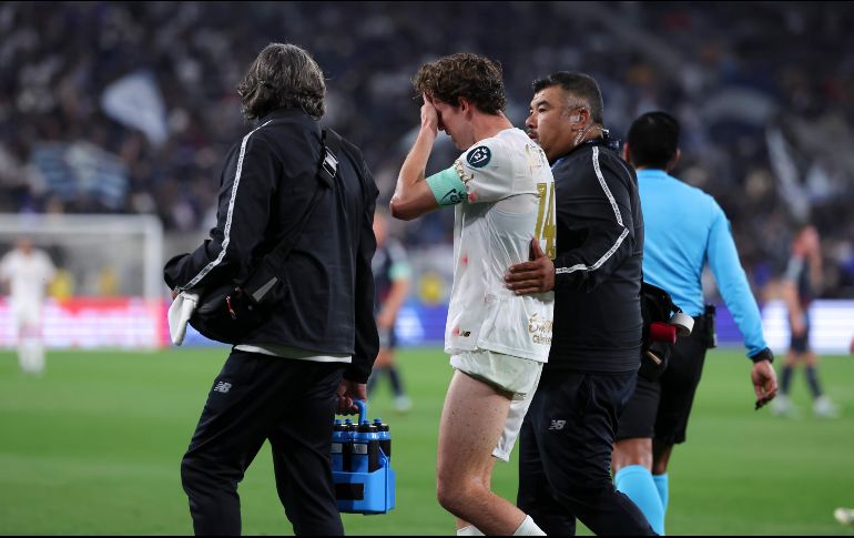 Marcel Ruiz, capitán escarlata y pieza clave en el esquema de Javier Aguirre, abandonó el campo con lágrimas tras una aparente lesión en la rodilla derecha. IMAGO7/R. Vadillo