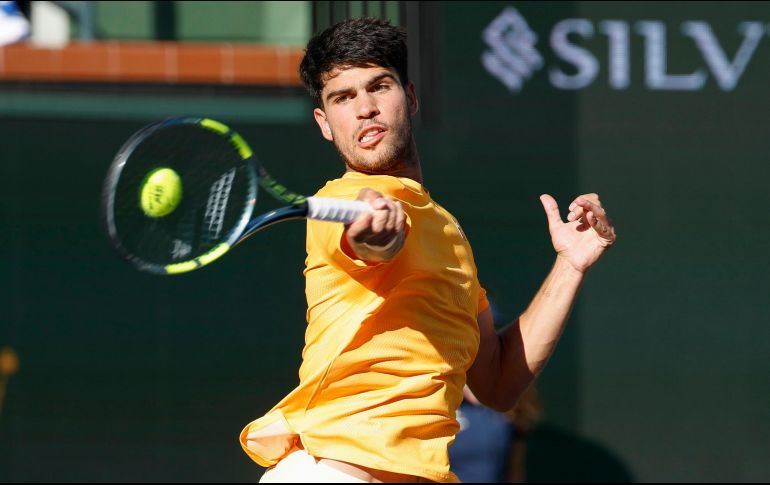 Alcaraz  mantiene un inicio de temporada perfecto (15-0), tras haber ganado el US Open y el torneo ATP 500 de Doha. EFE/J. Mabanglo