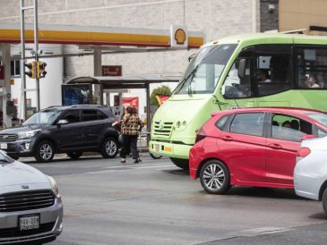 A pesar de que la fase 1 de la contingencia ambiental se ha suspendido hay algunos carros que no circulan hoy 12 de marzo en CDMX. SUN / ARCHIVO