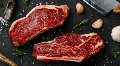 Especialistas señalan que el consumo de carne debe mantenerse dentro de límites moderados. Unsplash
