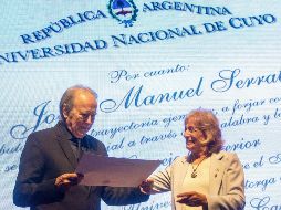 Serrat reflexionó además sobre el origen de su obra y el vínculo entre el arte y la experiencia personal. EFE/R. Gómez