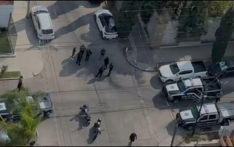 La presencia de patrullas de diversas corporaciones y de un helicóptero provocó alarma entre los vecinos. ESPECIAL