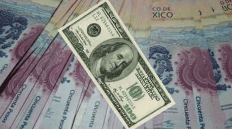 Al cierre de la segunda semana de marzo, el tipo de cambio se colocó en los 17,95 pesos por dólar, lo que significó una depreciación semanal del 0.82%. ESPECIAL / CANVA